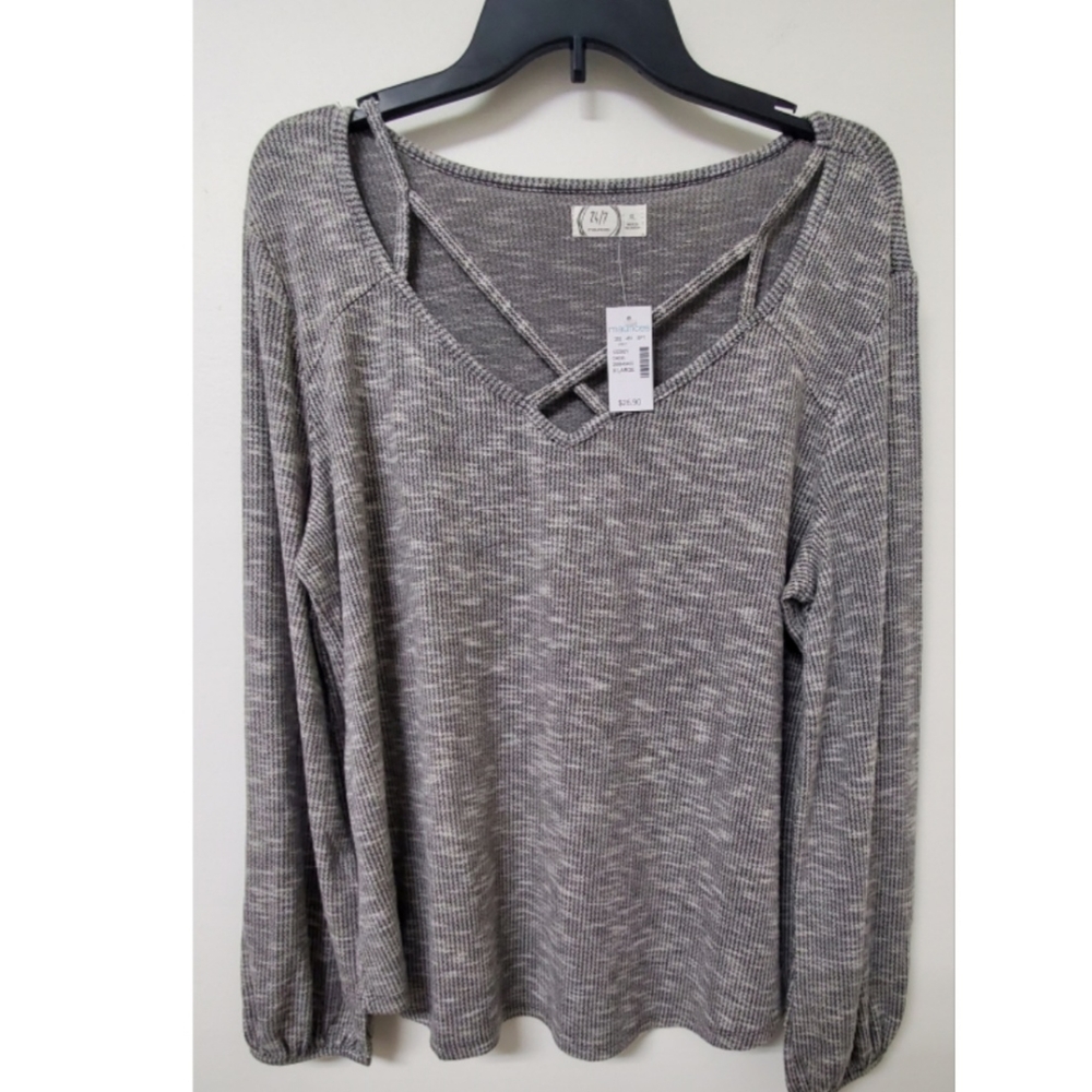 MAURICES NWT Criss-Cross Detail Top